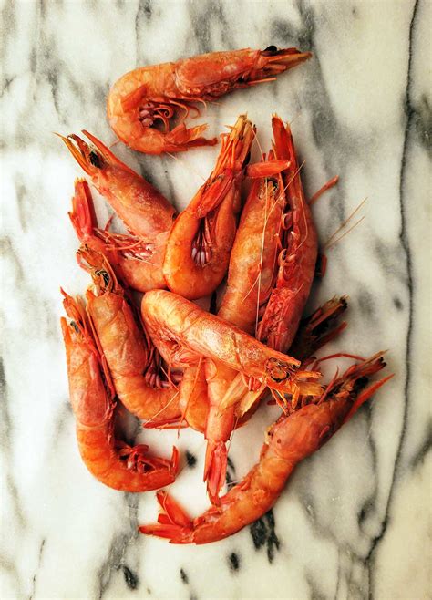 Ingredients 2 pounds whole head on Argentine red shrimp 10-20 count or 1 12 pounds raw peeled and deveined shrimp. . Argentine red shrimp vs royal reds